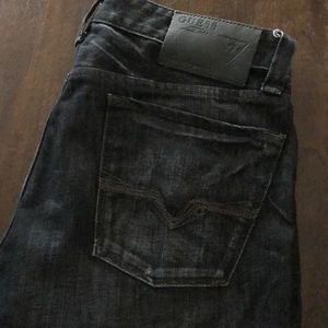 Guess “Cliff” Relaxed Boot Cut Jeans. 33Wx32Inseam